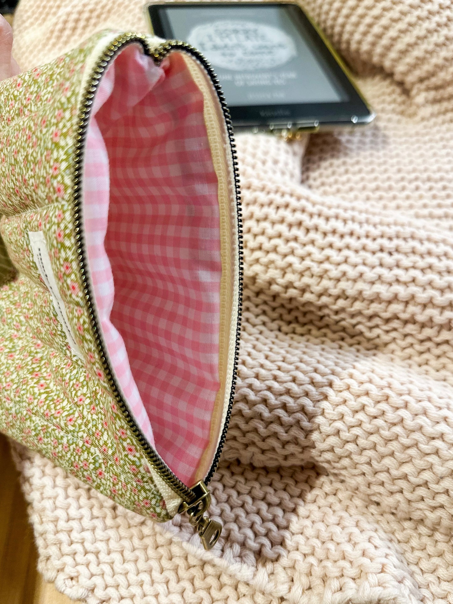 Mossy Pages kindle-sleeve