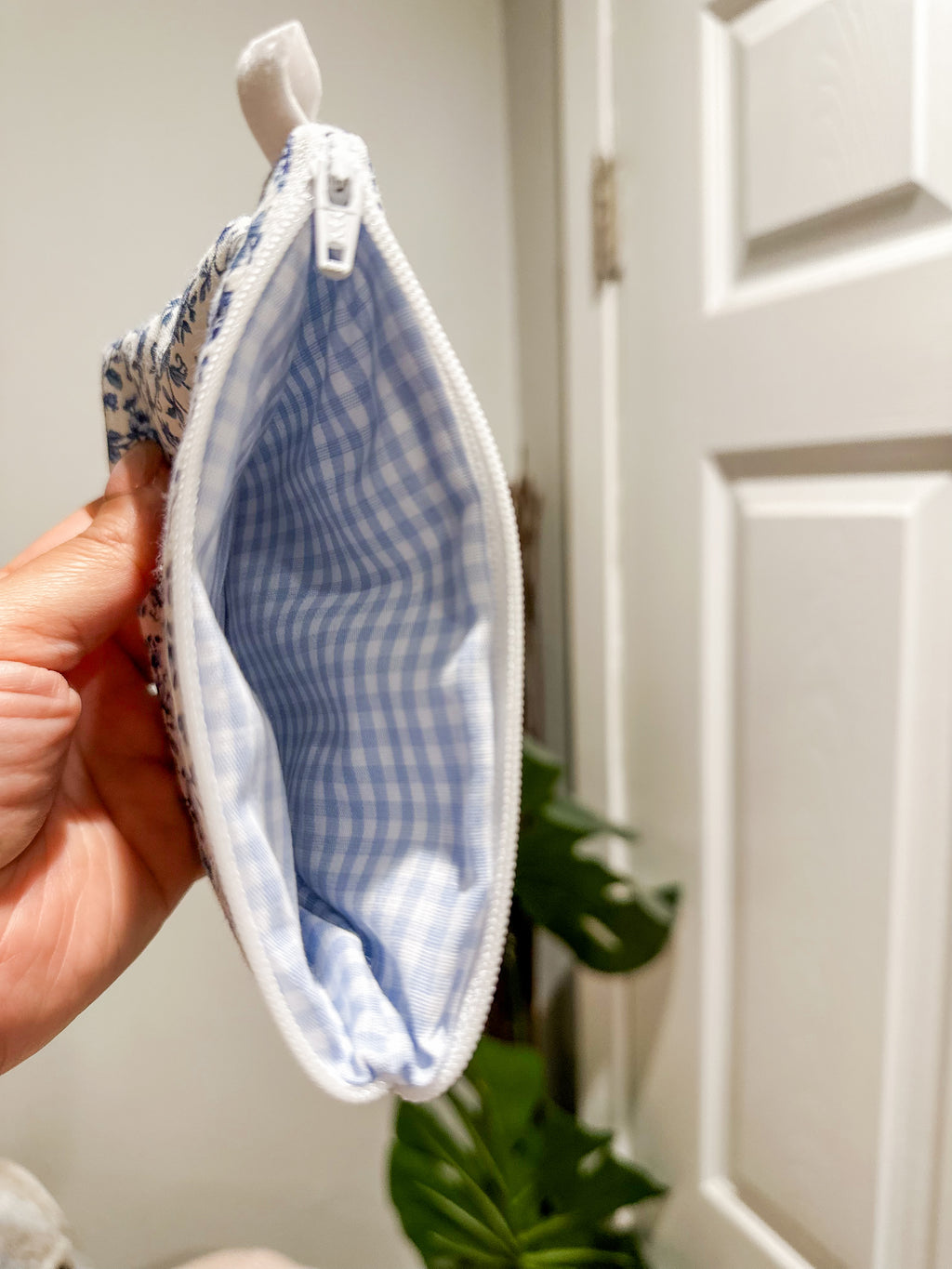 The Porcelain Petals Keychain Wallet