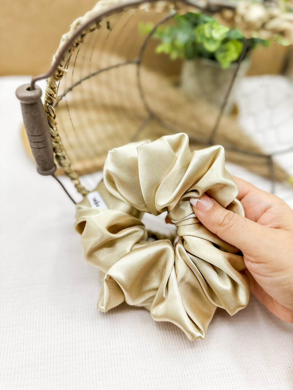 XL Satin WIDE-ELASTIC Scrunchie - Champagne