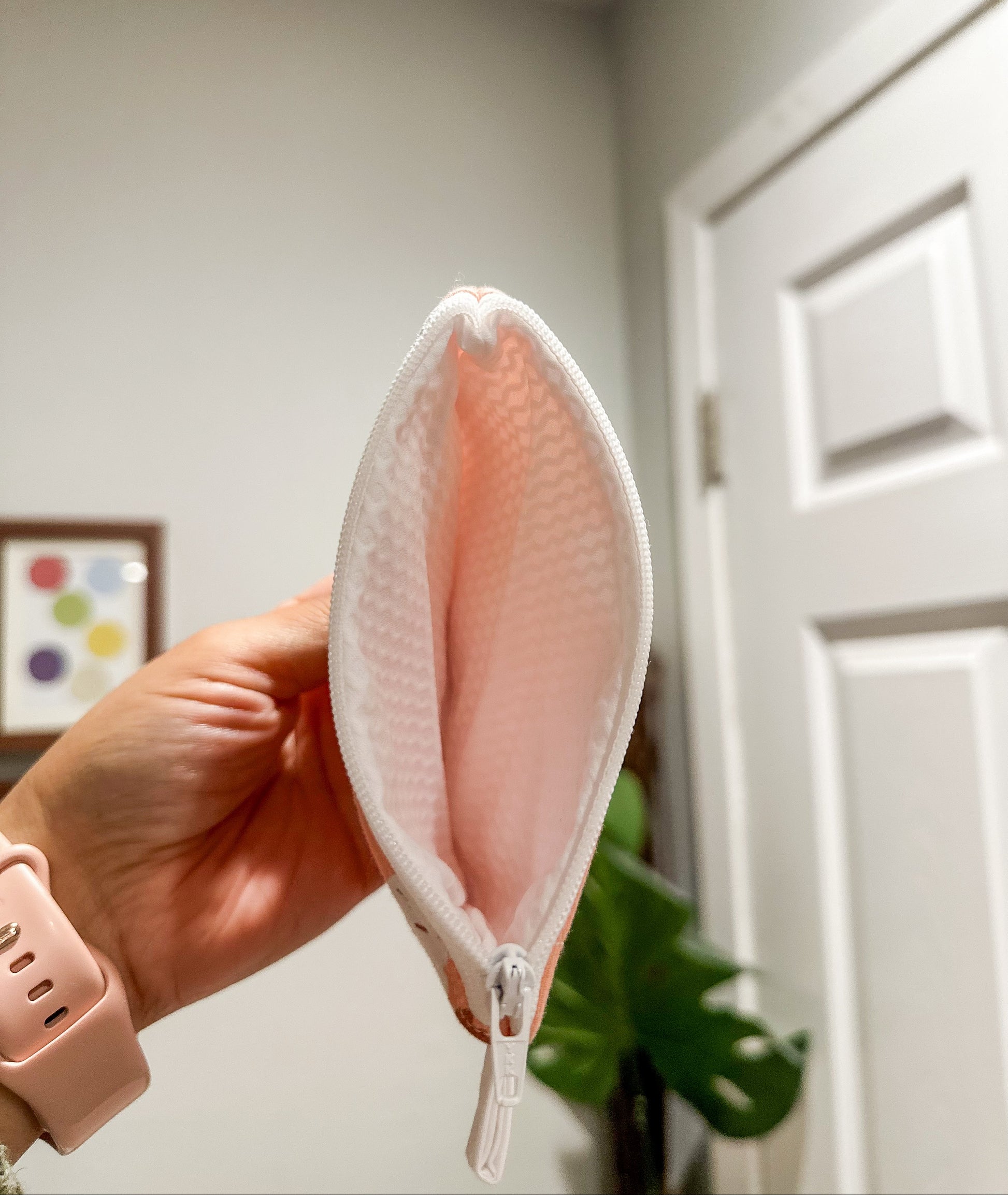 The Peachy Flight Keychain Wallet (Limited-Edition)