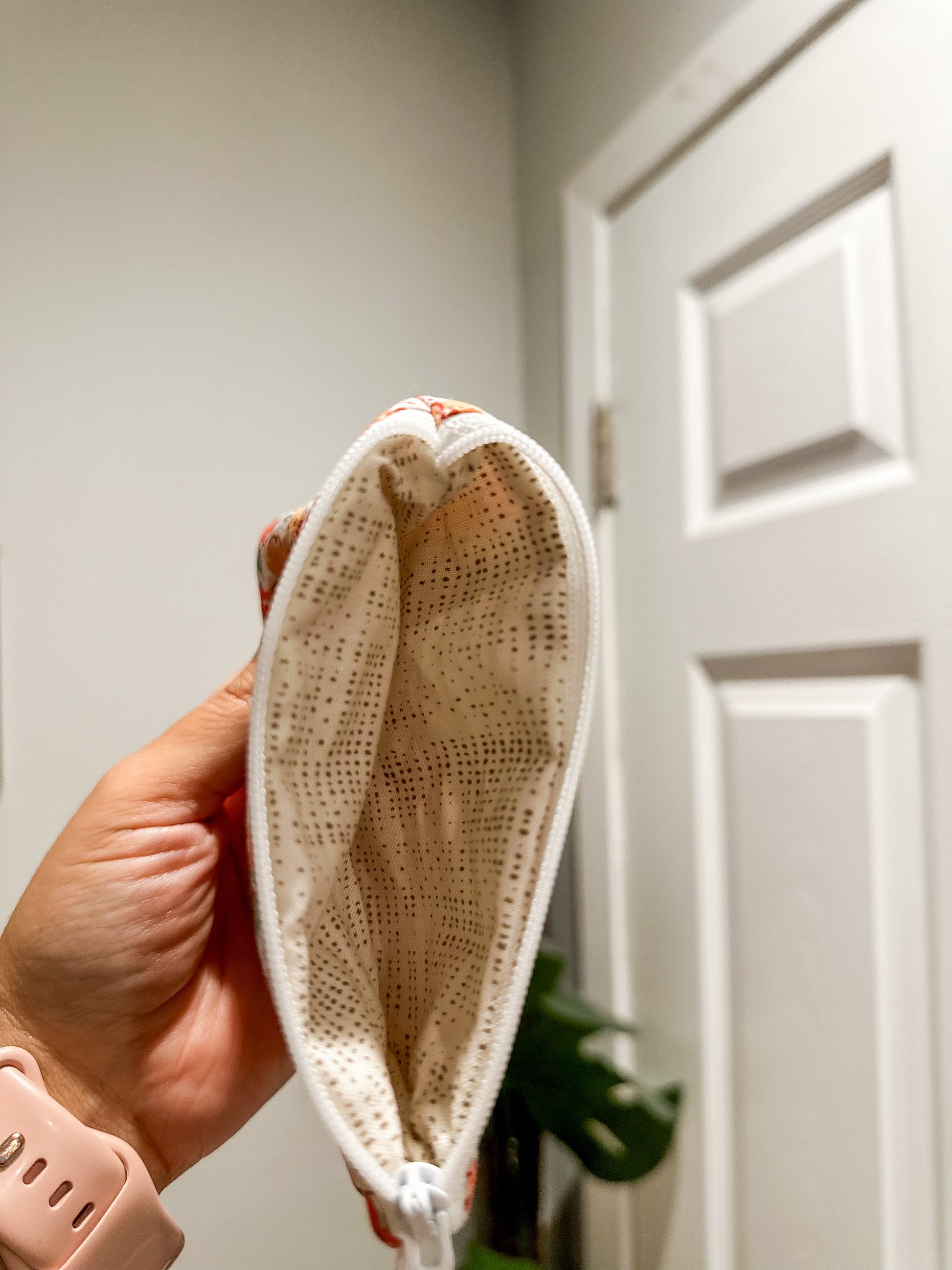 The Rustleaf Garden Keychain Wallet