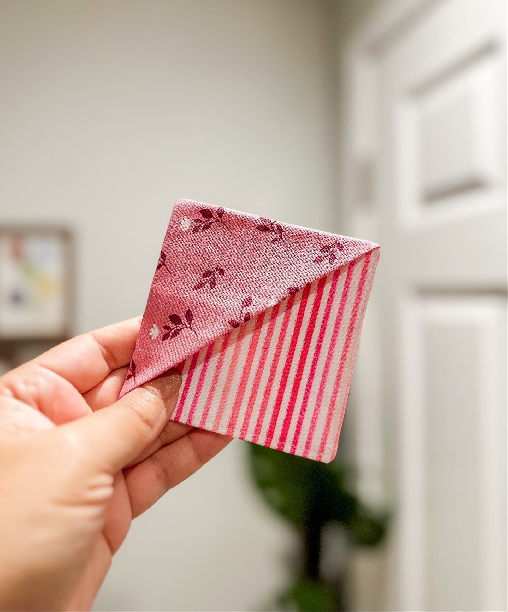 The Lipstick Lines Fabric Corner Bookmark (Limited-Edition)
