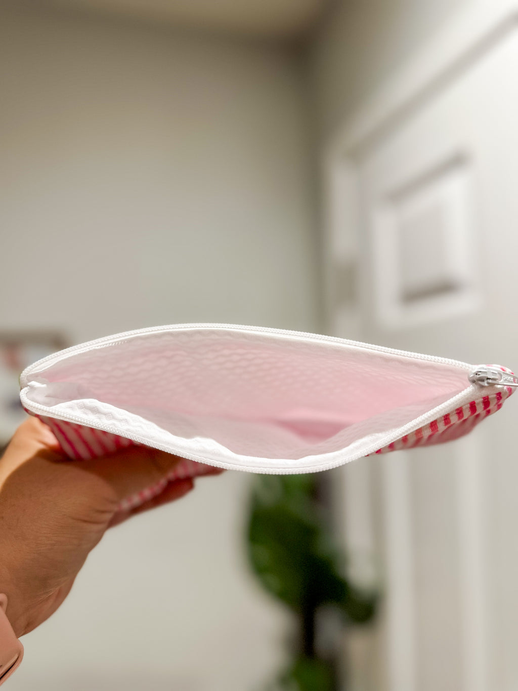 The Lipstick Lines Pencil/Glasses Case (Limited-Edition)