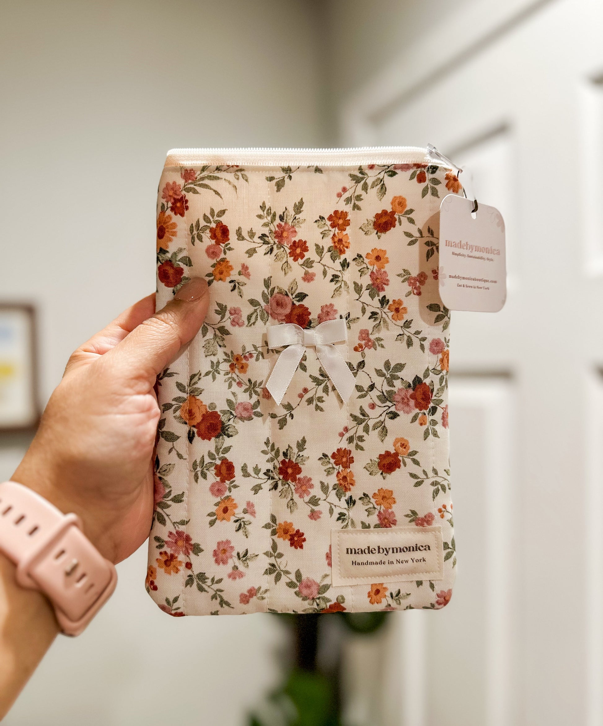 The Cream & Crimson Kindle Sleeve Mini