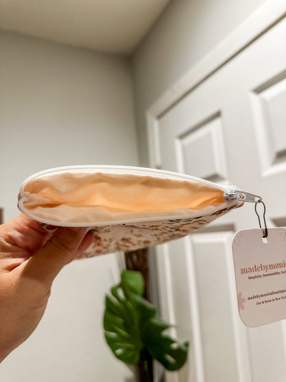 The Cream & Crimson Kindle Sleeve Mini
