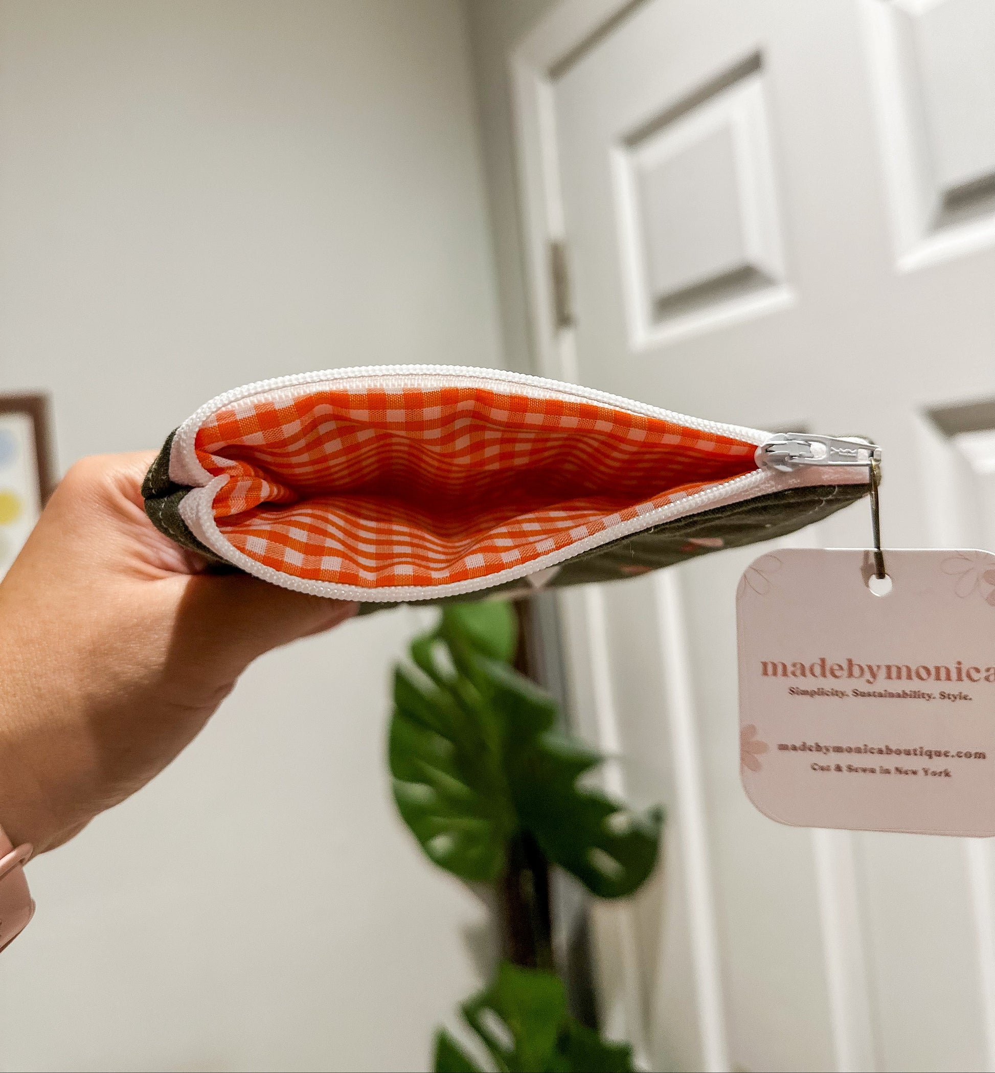 The Clover & Cap Kindle Sleeve Mini