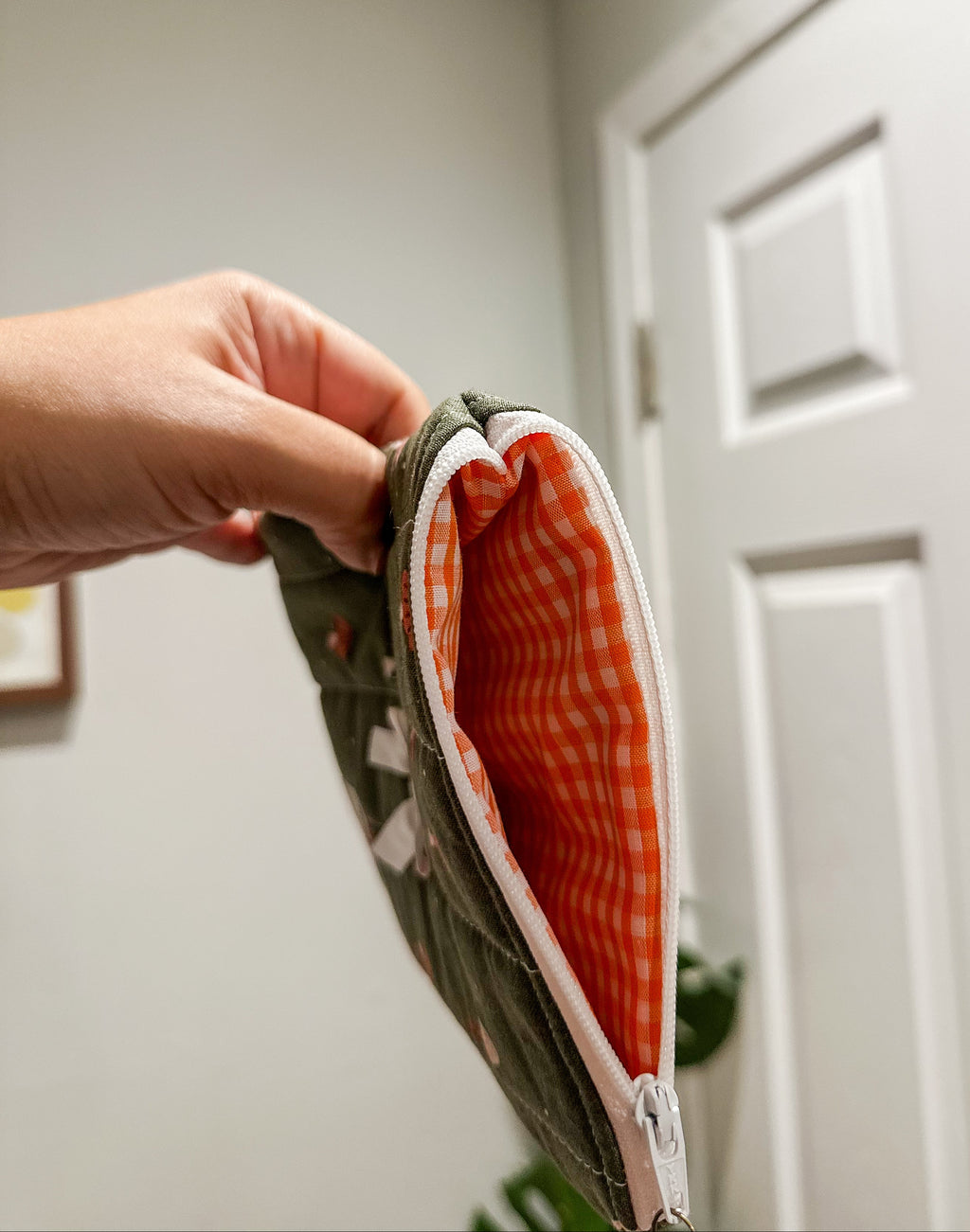 The Clover & Cap Kindle Sleeve Mini