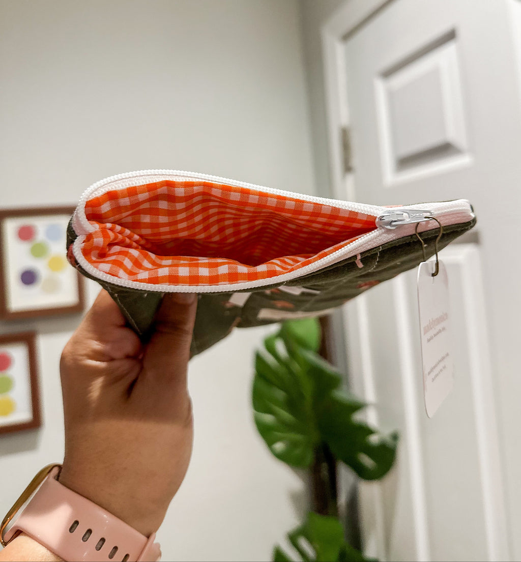 The Clover & Cap Kindle Sleeve