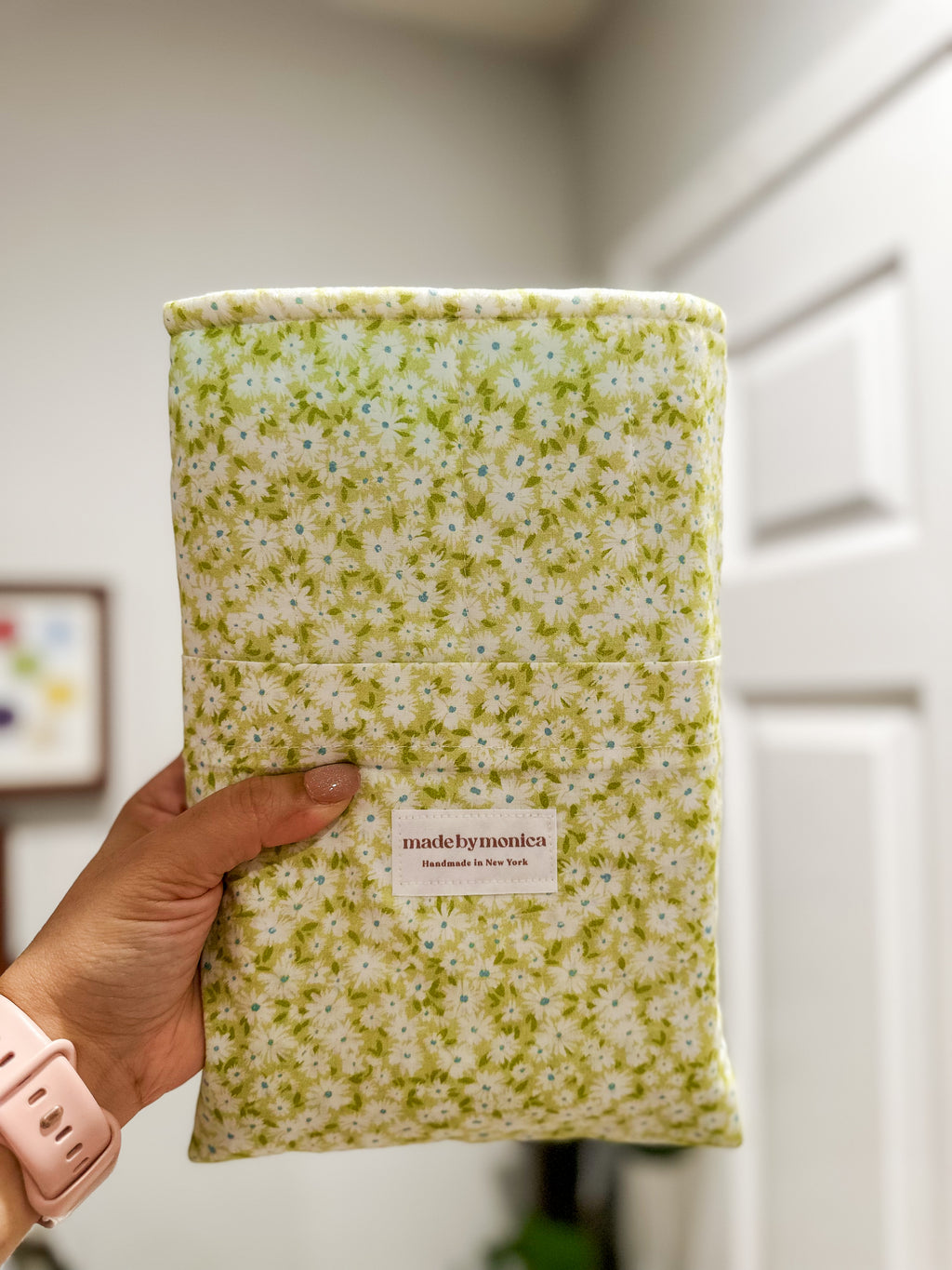The Minty Meadow Small/Medium Book Sleeve