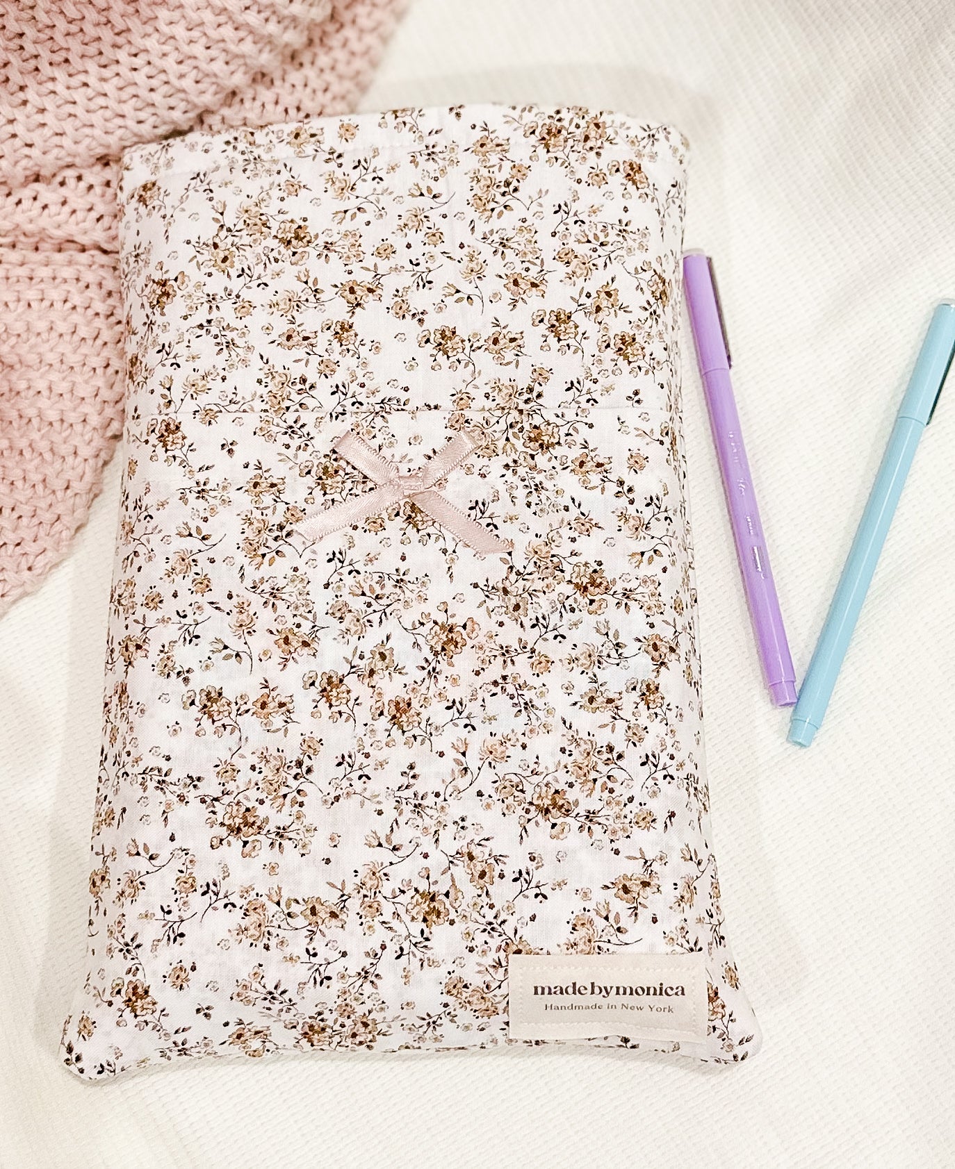 The Rustic Romance Small/Medium Book Sleeve