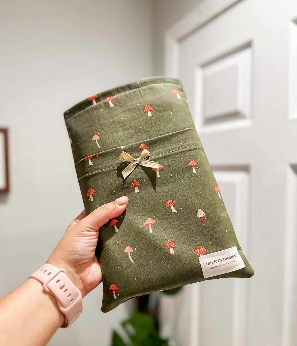 The Clover & Cap Small/Medium Book Sleeve