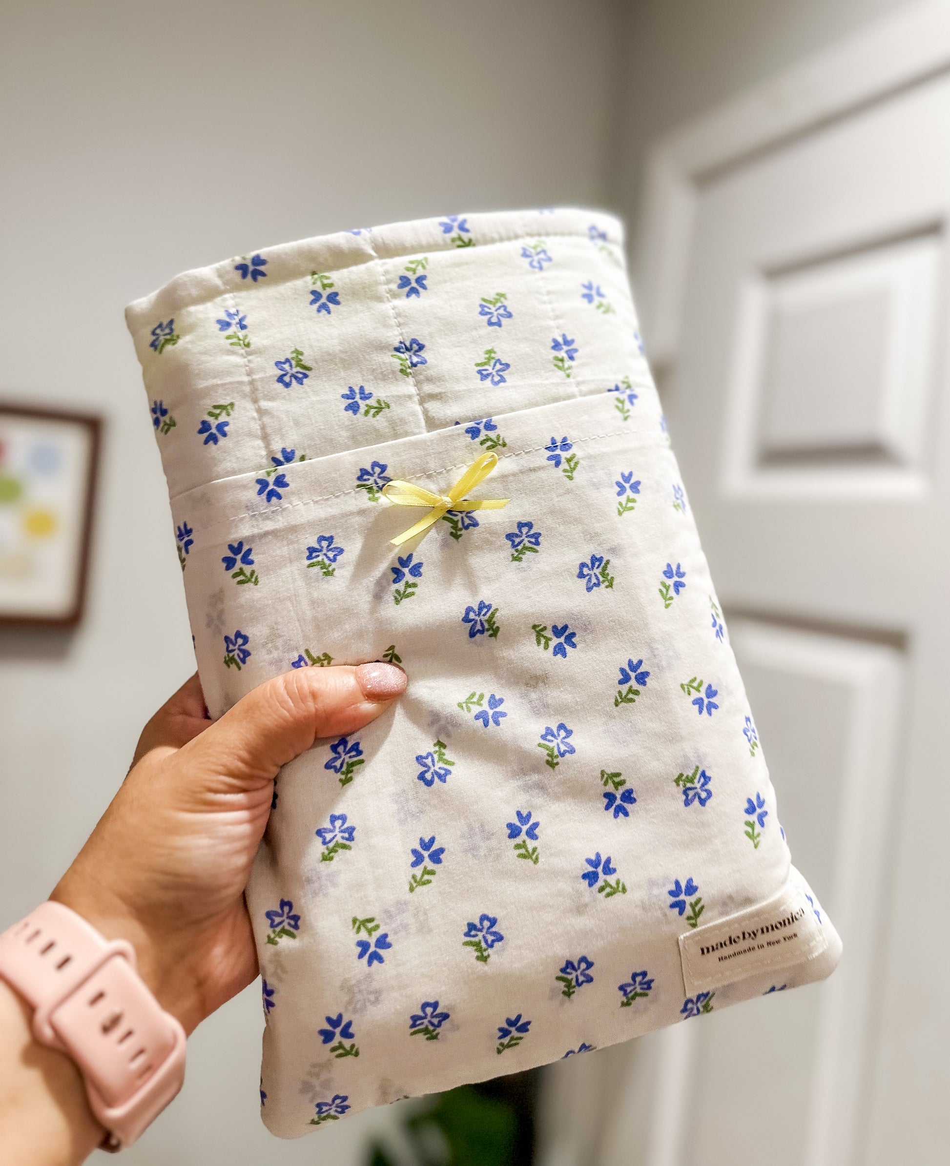 The Bluebell Bloom Small/Medium Book Sleeve