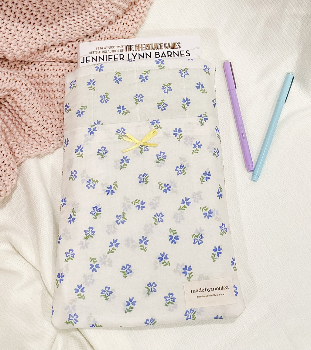 The Bluebell Bloom Small/Medium Book Sleeve