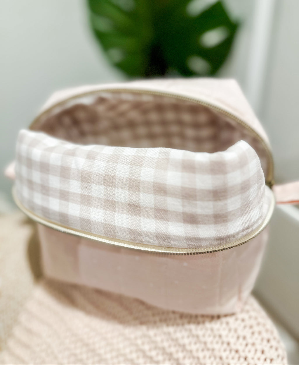 The Barely Blush Makeup Bag (Limited-Edition)