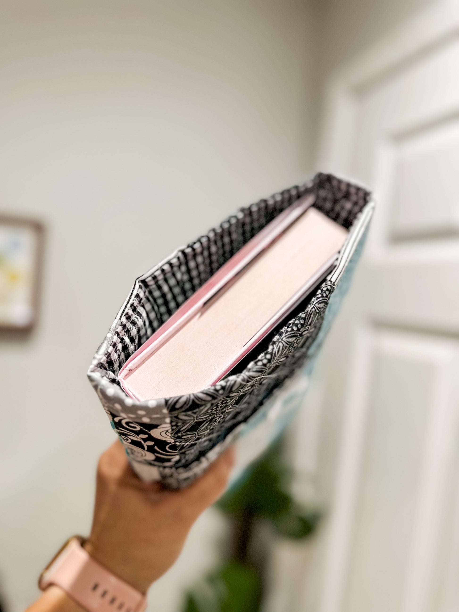 The Midnight Garden Patch Large Quilted Book Sleeve