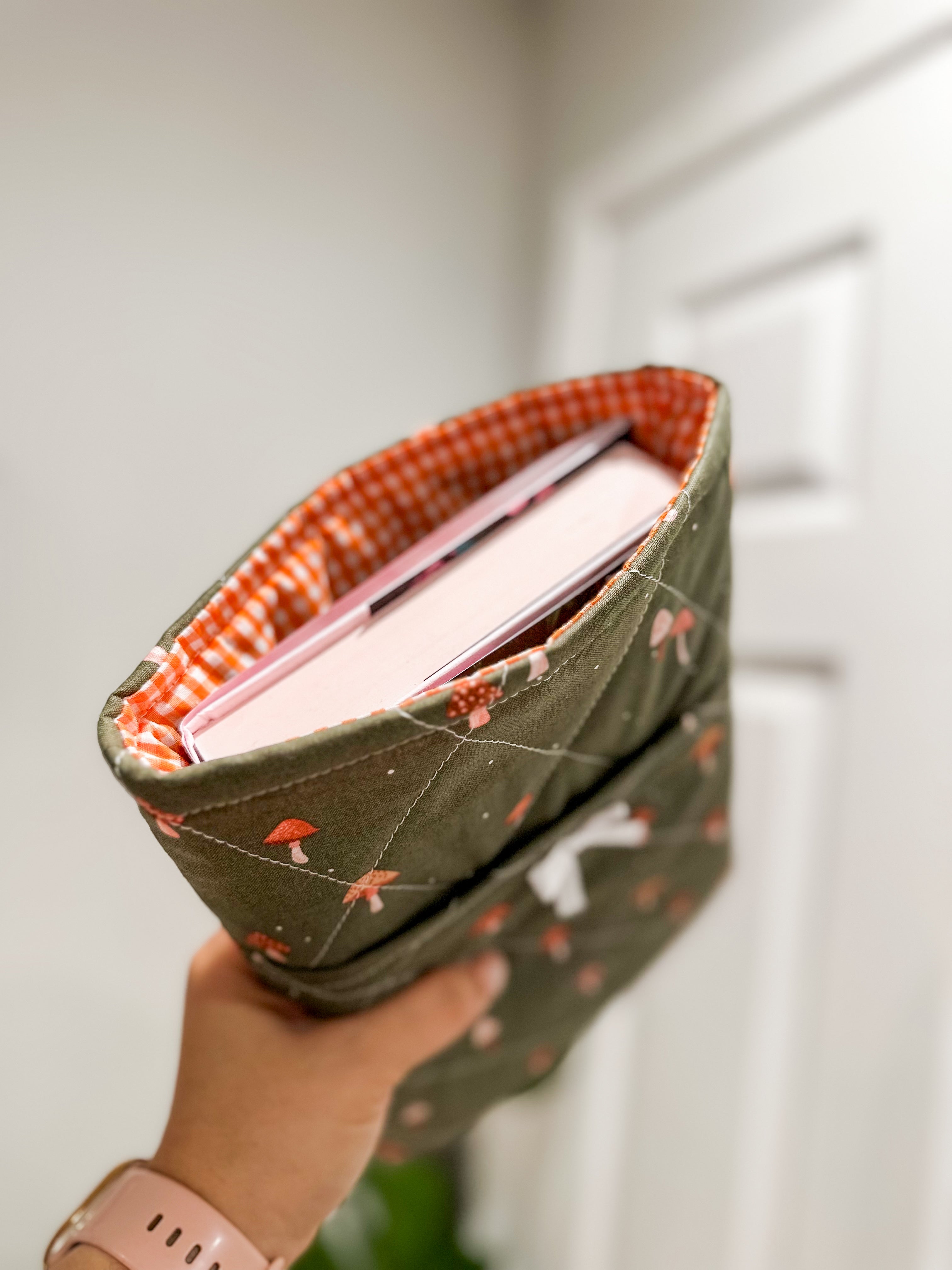 The Clover & Cap Large Quilted Book Sleeve