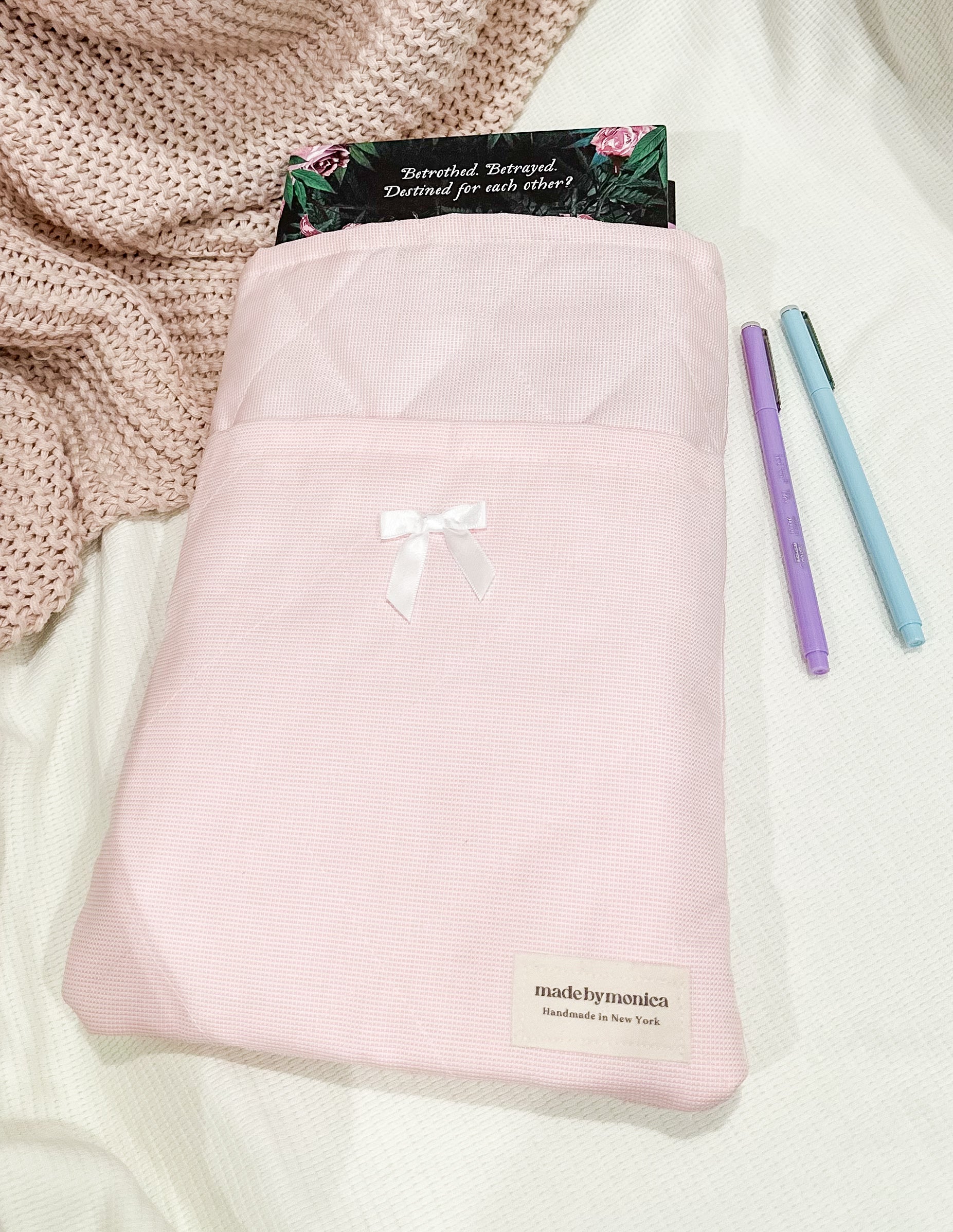 The Dainty Dots Large Quilted Book Sleeve