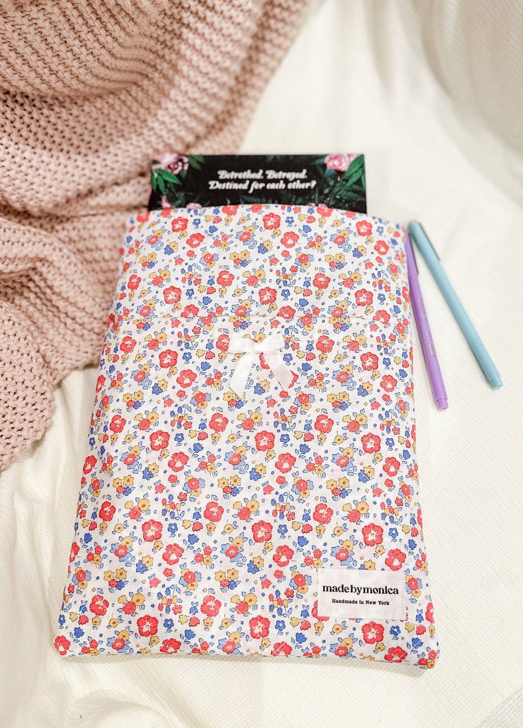 The Bloom Burst Large Quilted Book Sleeve