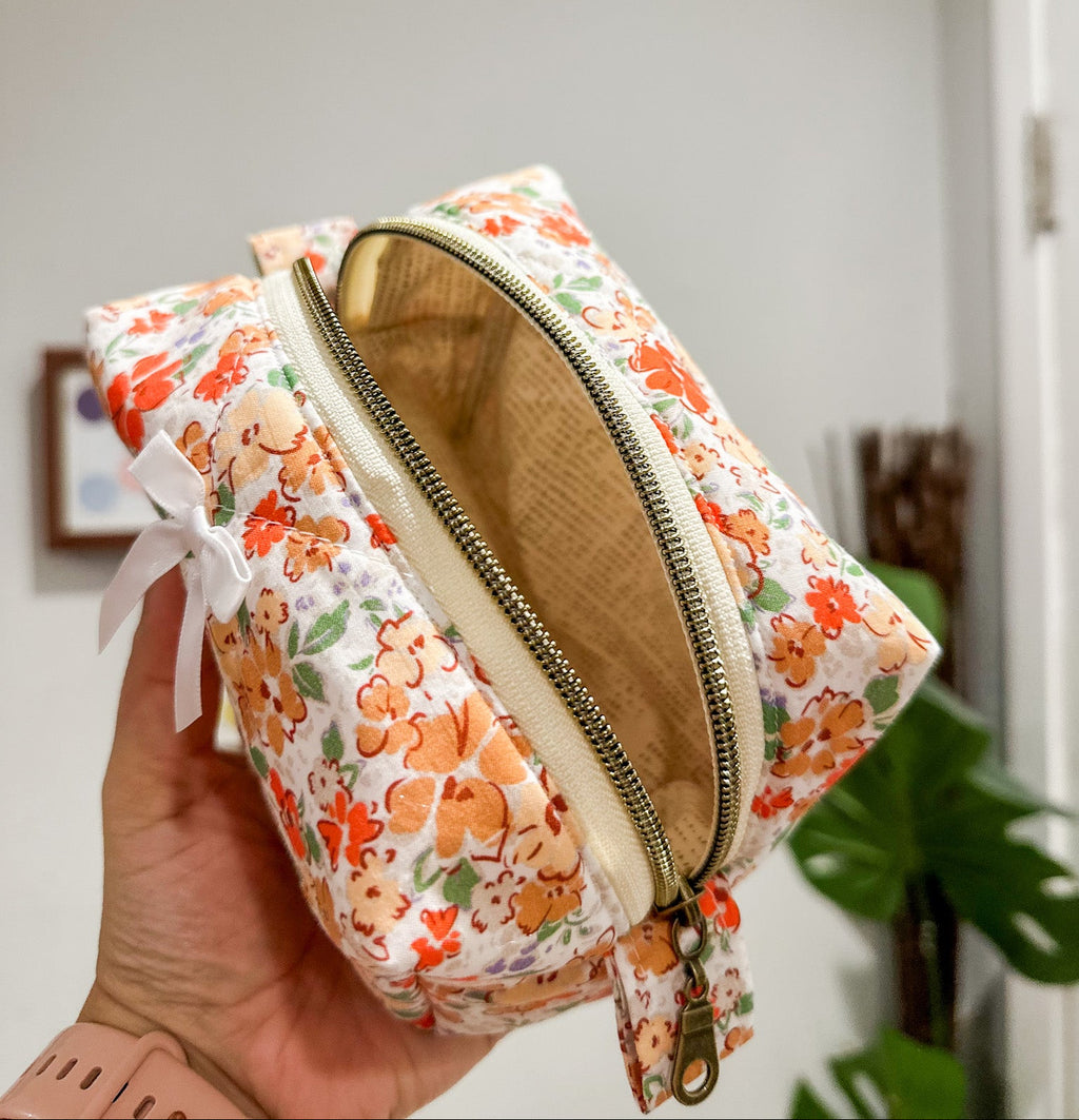 The Rustleaf Garden Quilted Makeup Bag Mini