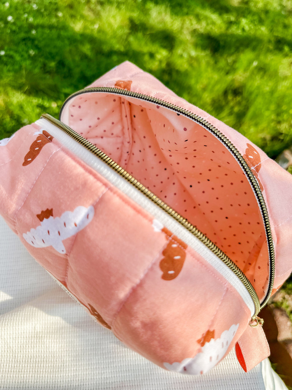 The Peachy Flight Makeup Bag (Limited-Edition)