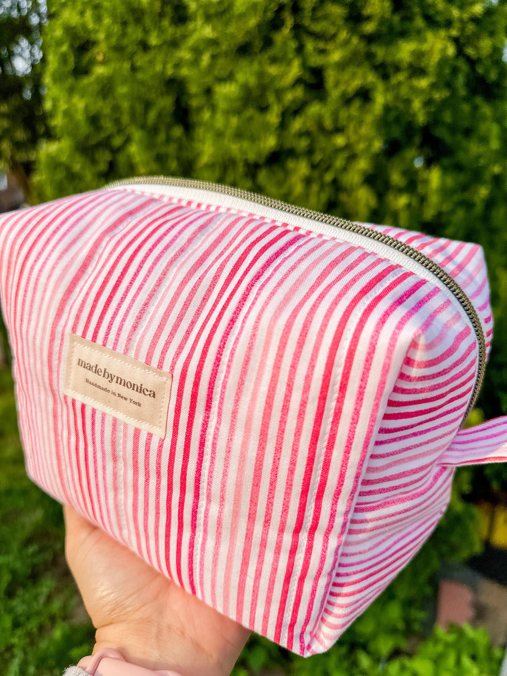 The Lipstick Lines Makeup Bag (Limited-Edition)