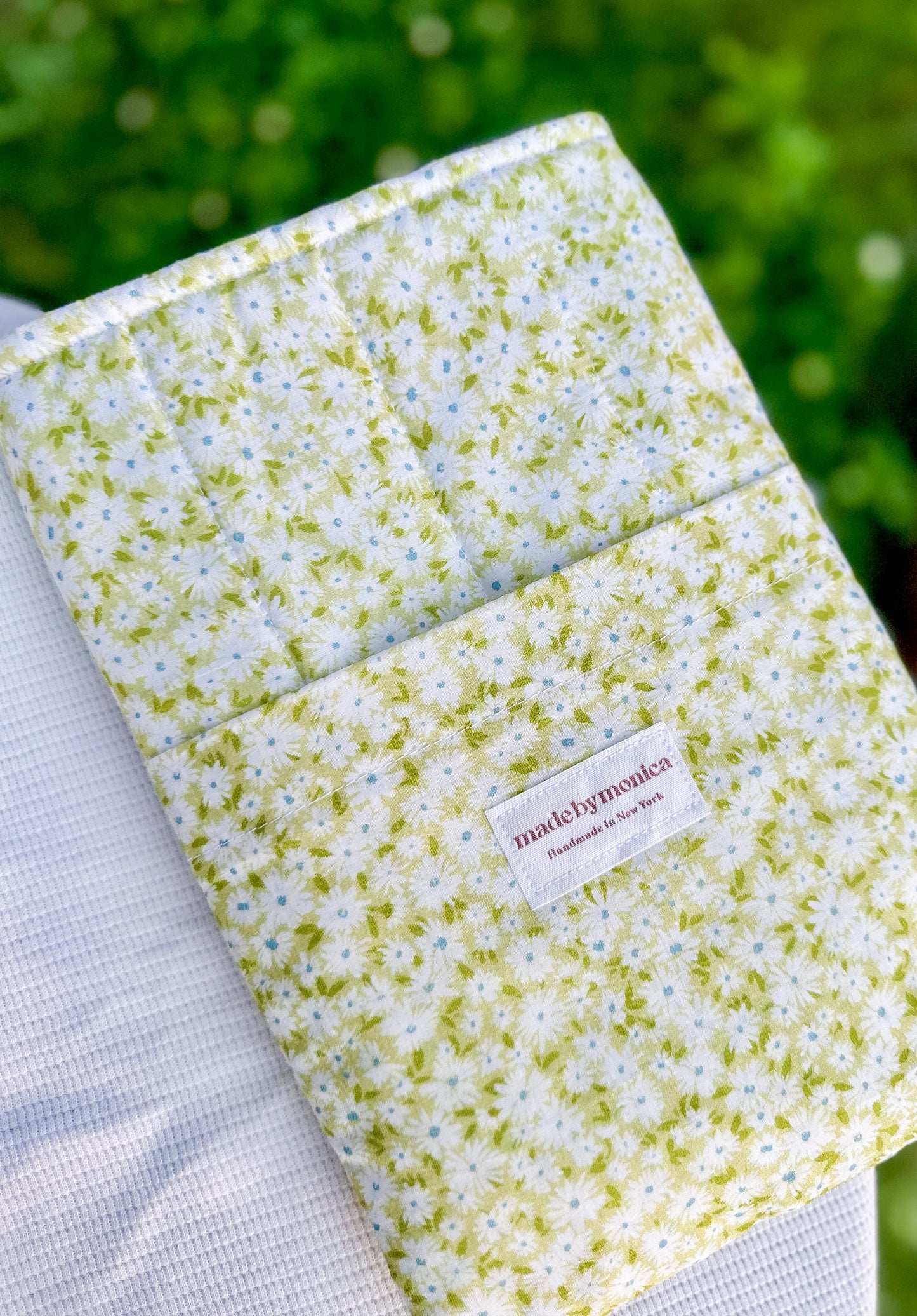 The Minty Meadow Small/Medium Book Sleeve