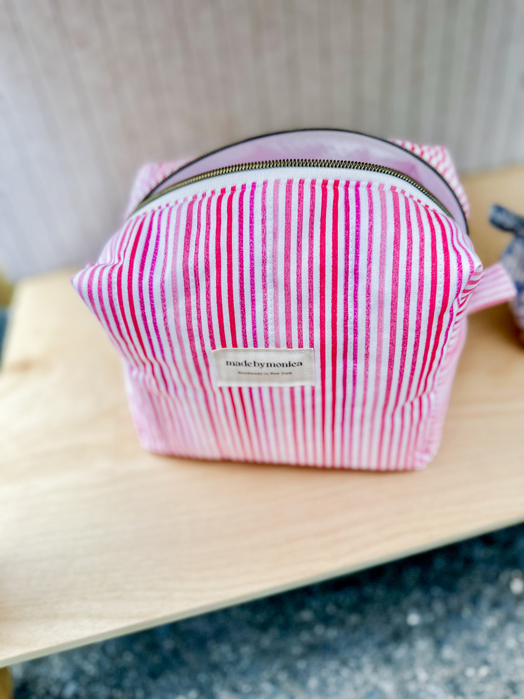 The Lipstick Lines Makeup Bag (Limited-Edition)