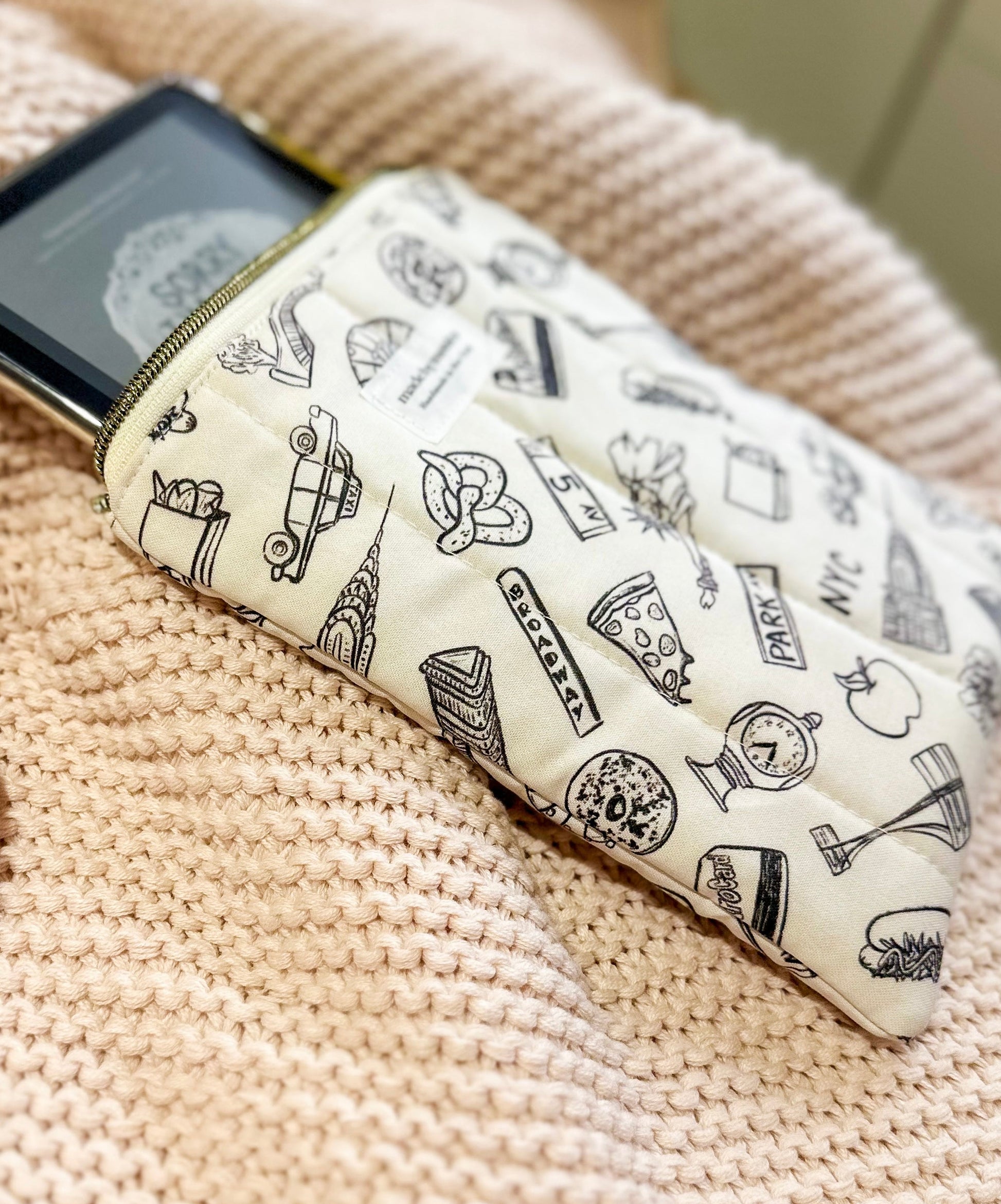 The New Yorker kindle sleeve
