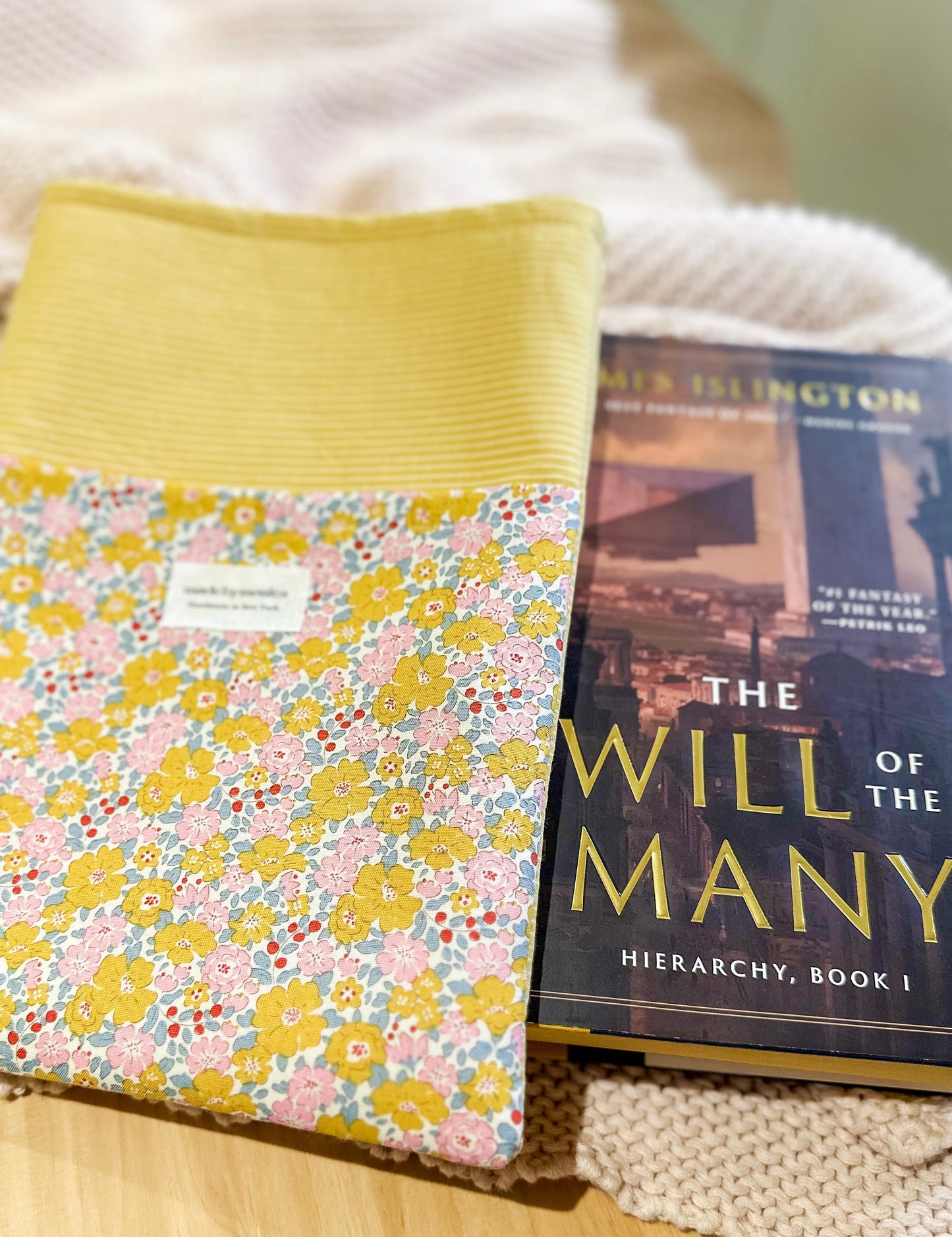 Golden Petals&nbsp;Large Book Sleeve