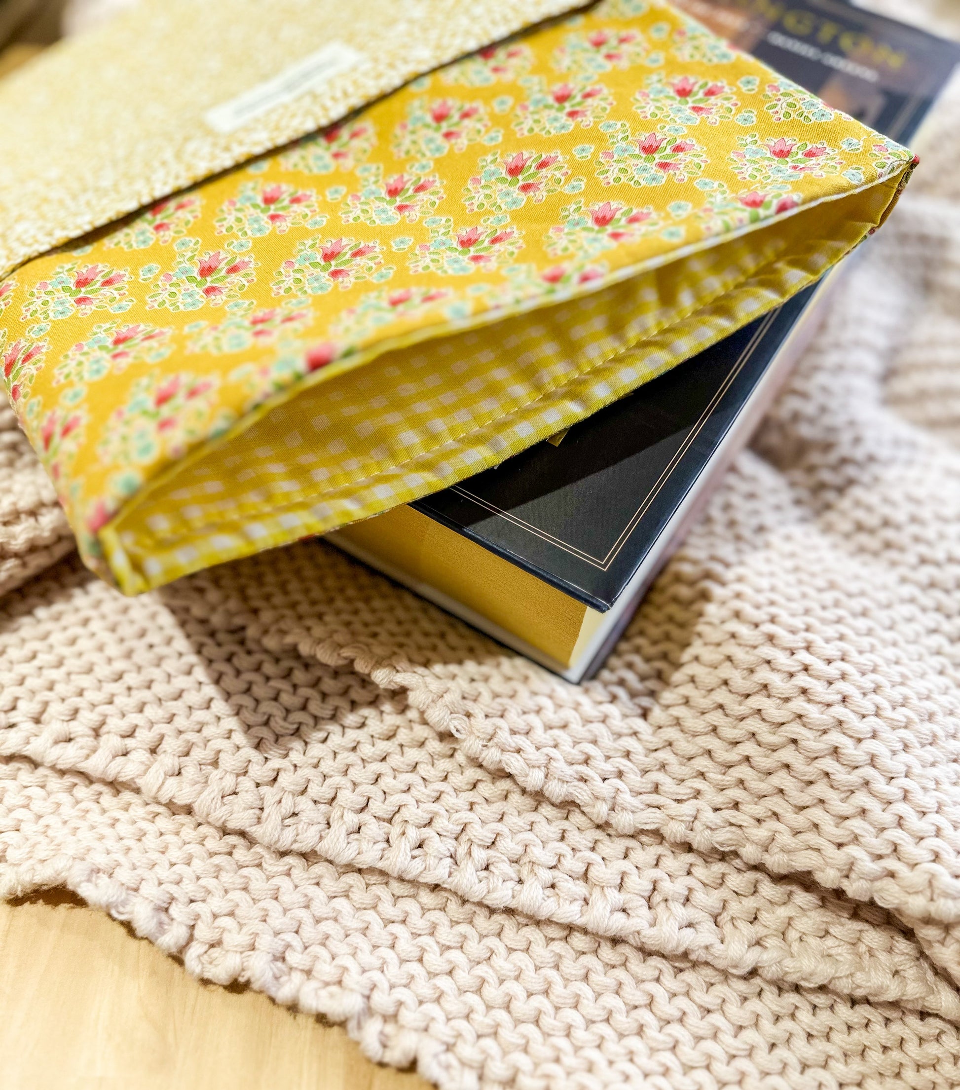 honey-bloom-book-sleeve