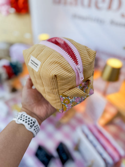 honeyed-pages-makeup-bag-mini-4